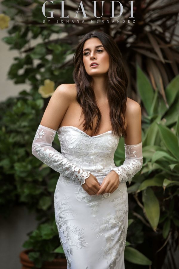 Angelica Front close