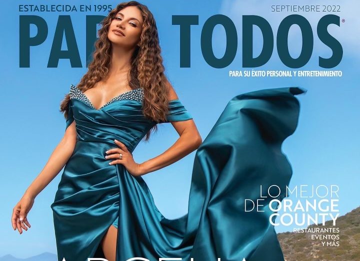 Argelia Atilano top Radio host on the cover of Para todos magazine dressed in GLAUDI