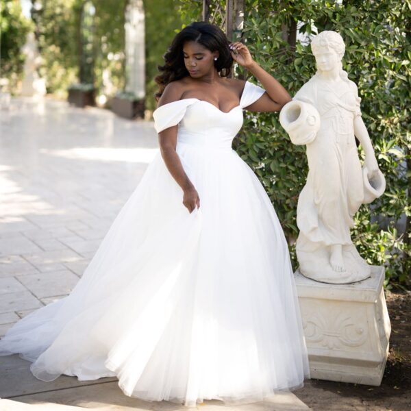 ball gown plus size bridal dress