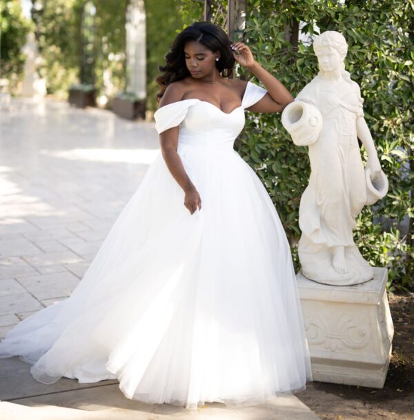 ball gown plus size bridal dress