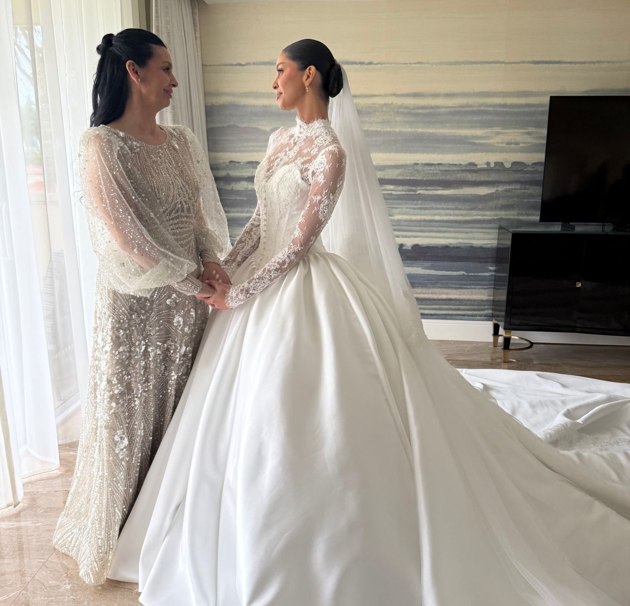 She said “I do” in @glaudibridal Anastasia Dress